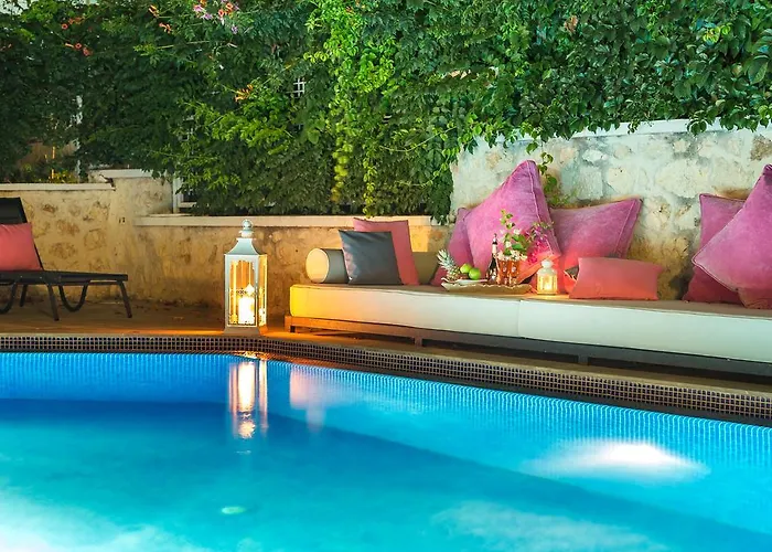 ホテル Kalkan Suites