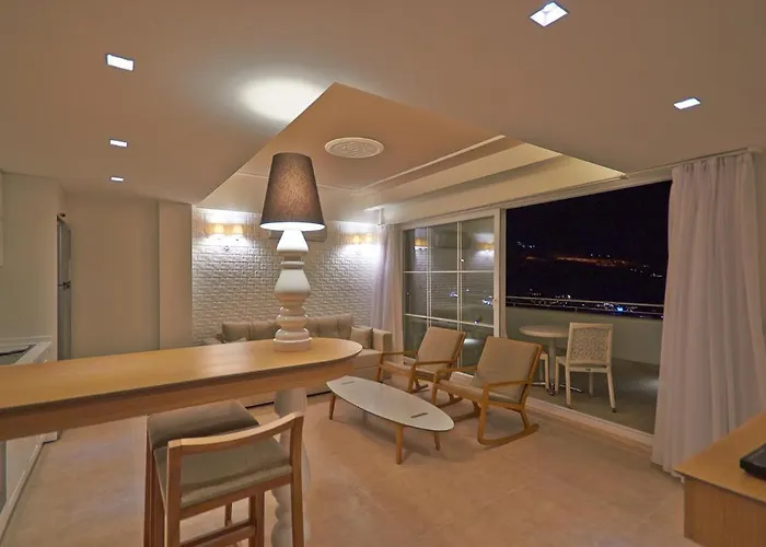 Kalkan Suites ホテル カルカン